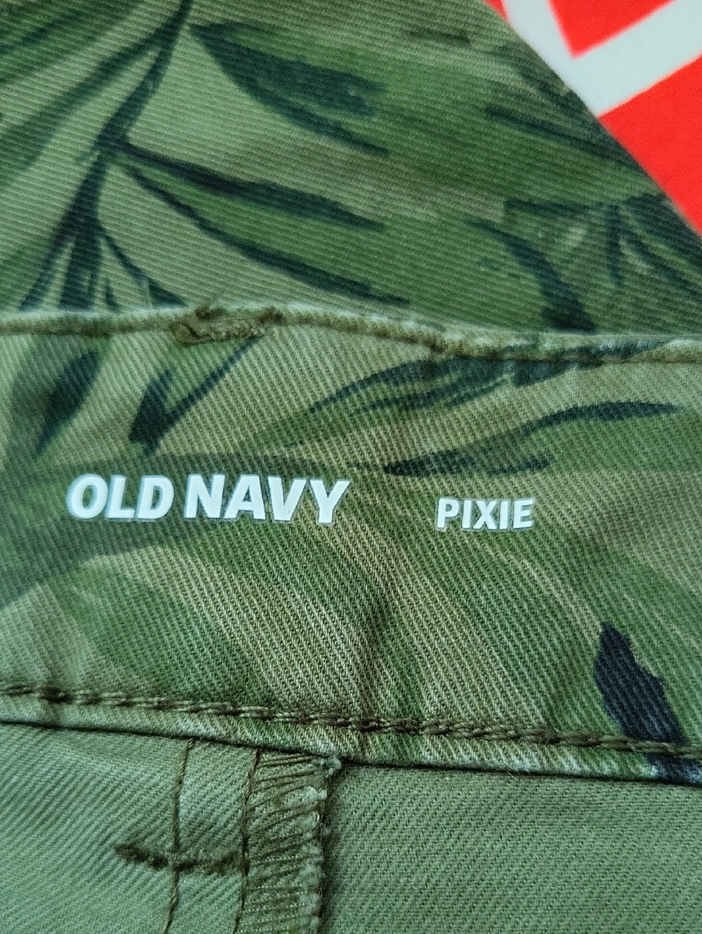 Tropical Leaf Pixie Pants - Picture 9 of 11